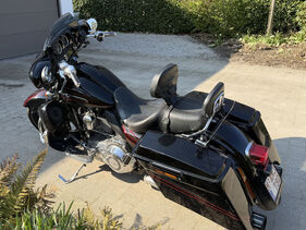 Bild 3 von Inserat Harley Davidson CVO Street Glide 2012